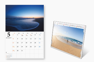 壁掛けカレンダーと卓上カレンダーの2タイプ。